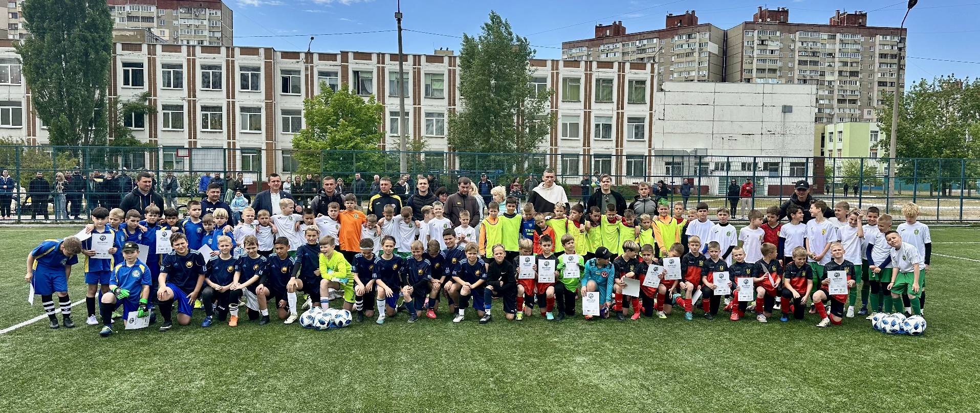 Стикові матчі 3-го етапу міських змагань Всеукраїнського турніру з футболу «Шкільний м’яч» відбулися в Деснянському районі